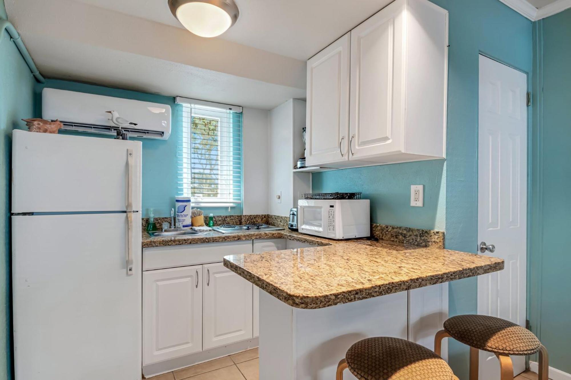 Tropic Terrace #4 - Beachfront Rental Apts St. Pete Beach Exterior foto