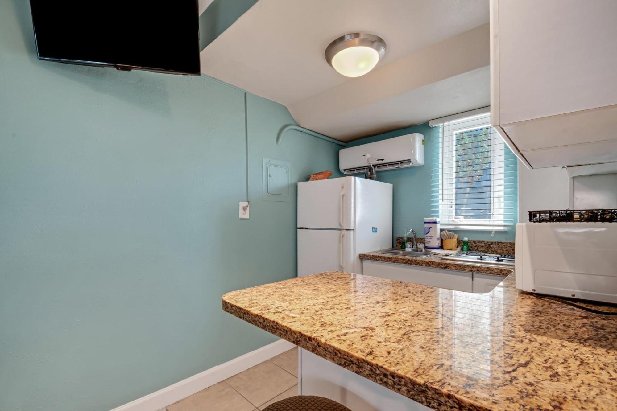 Tropic Terrace #4 - Beachfront Rental Apts St. Pete Beach Exterior foto